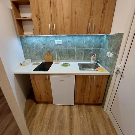 Dolly Apartment